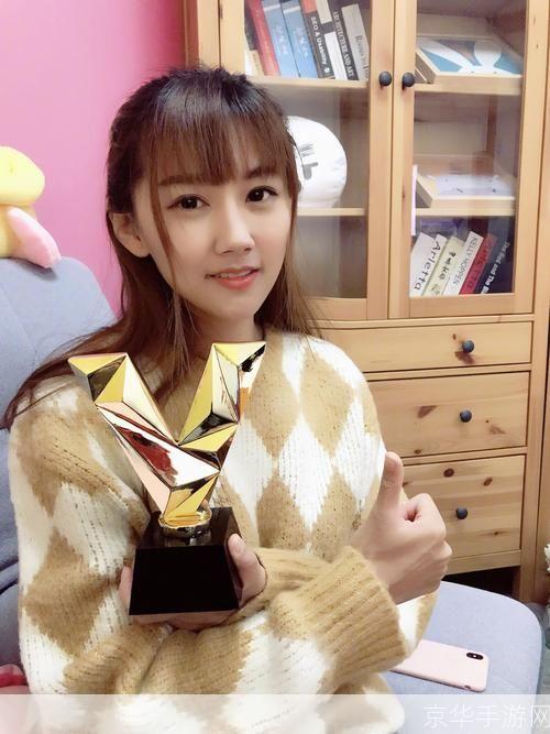英雄联盟小苍：游戏中的女神，玩家的启蒙导师