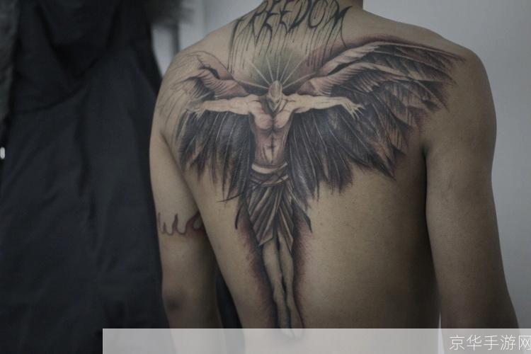 堕落天使纹身图片:堕落天使纹身：黑暗与诱惑的艺术呈现