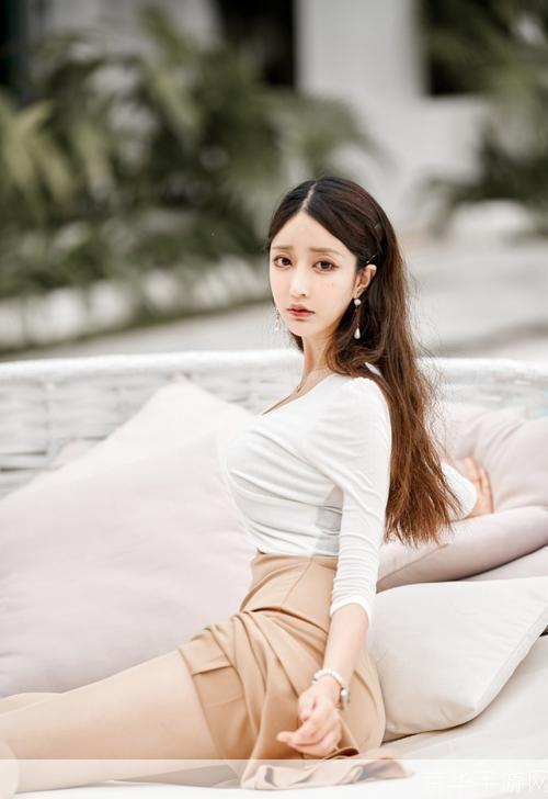 美女图片的多元应用与艺术表达